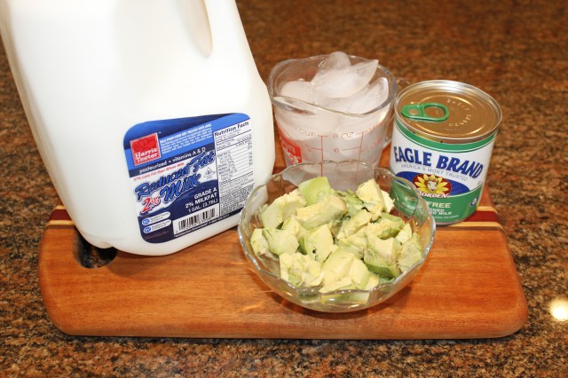 Avocado smoothie ingredients