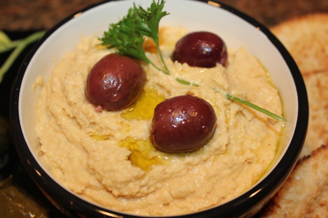 Kel's Roasted Garlic Hummus