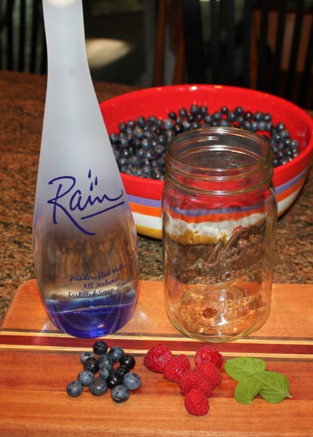 Berry-infused vodka ingredients