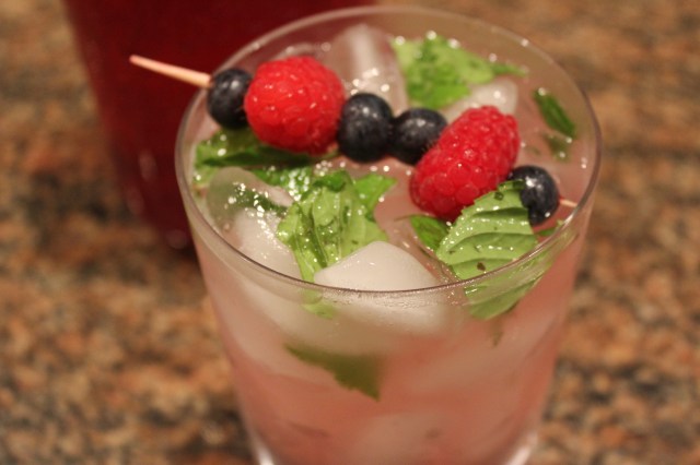 Refreshing berry mojito!