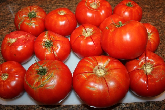 Score tomatoes