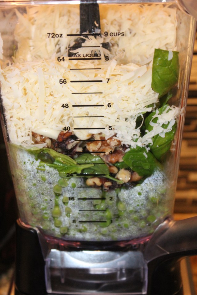 Place sweet pea ingredients in blender